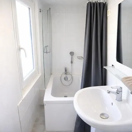Capucin Studio Proche Chu, Centre Historique & Faculte De Medecine - Linge & Menage Inclus Apartman